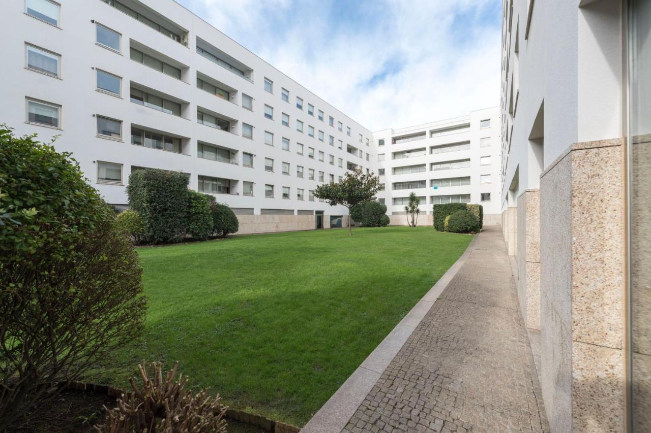 Lovelystay - Oporto Beach Apartment With 2 Free Parking Spots Matosinhos  Eksteriør billede