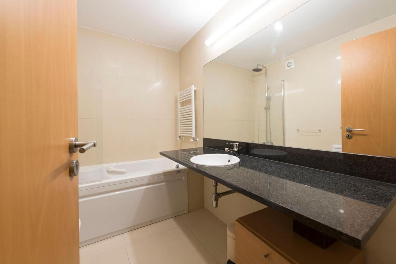 Lovelystay - Oporto Beach Apartment With 2 Free Parking Spots Matosinhos  Eksteriør billede
